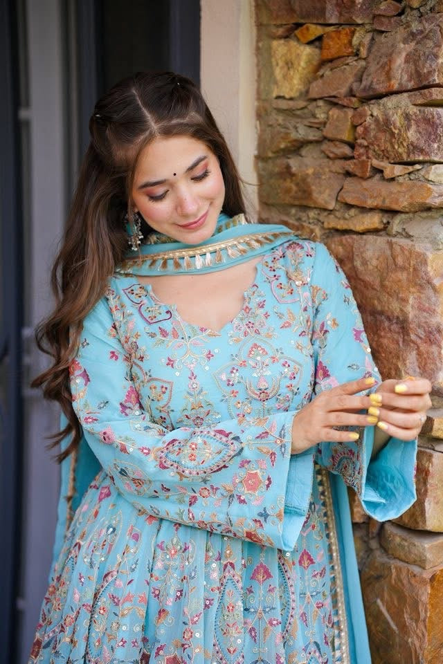 Kaynaat Heavy Suit Set