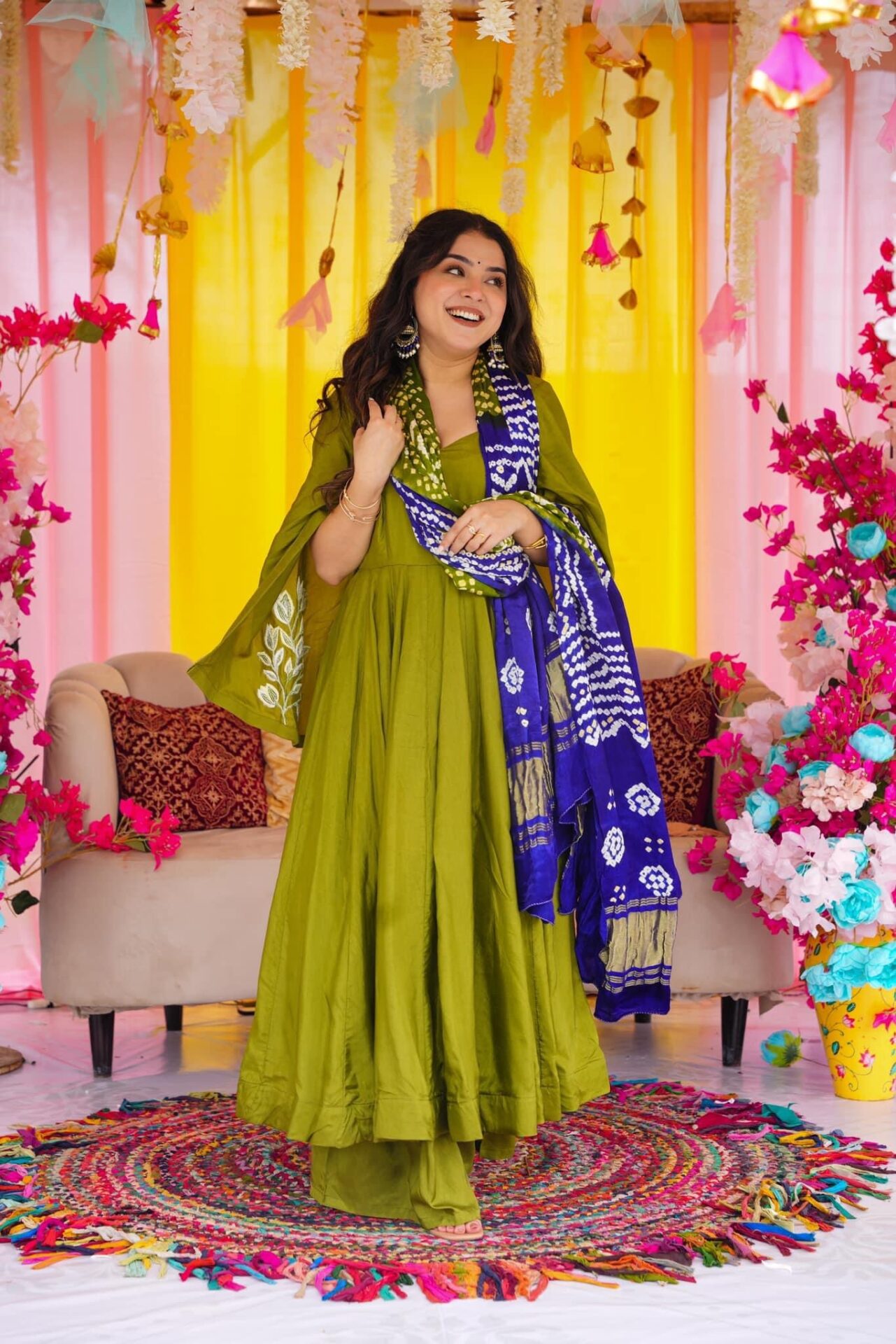 Mugdha green suit set
