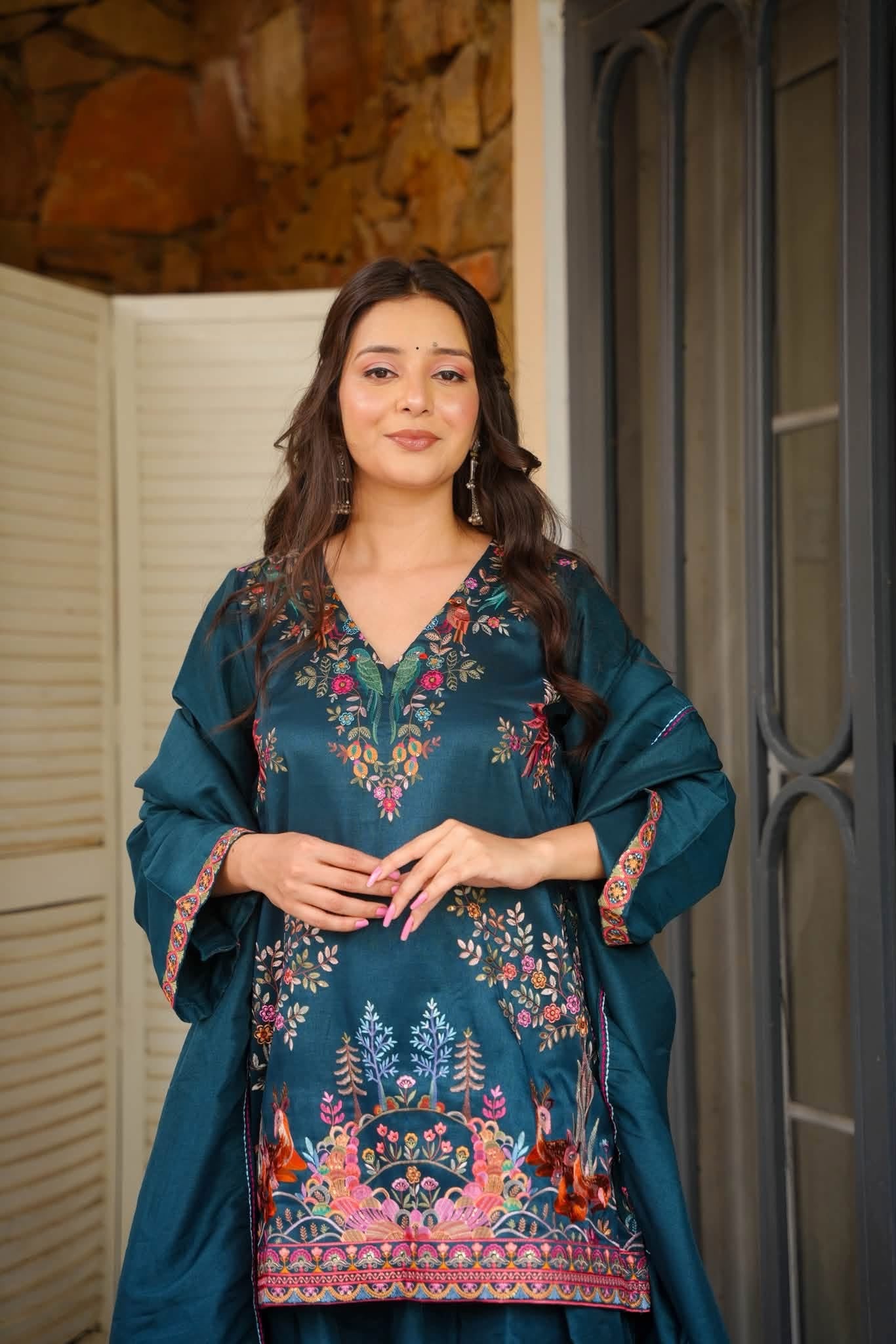 Mahrokh Embroidered Farshi Salwar Set