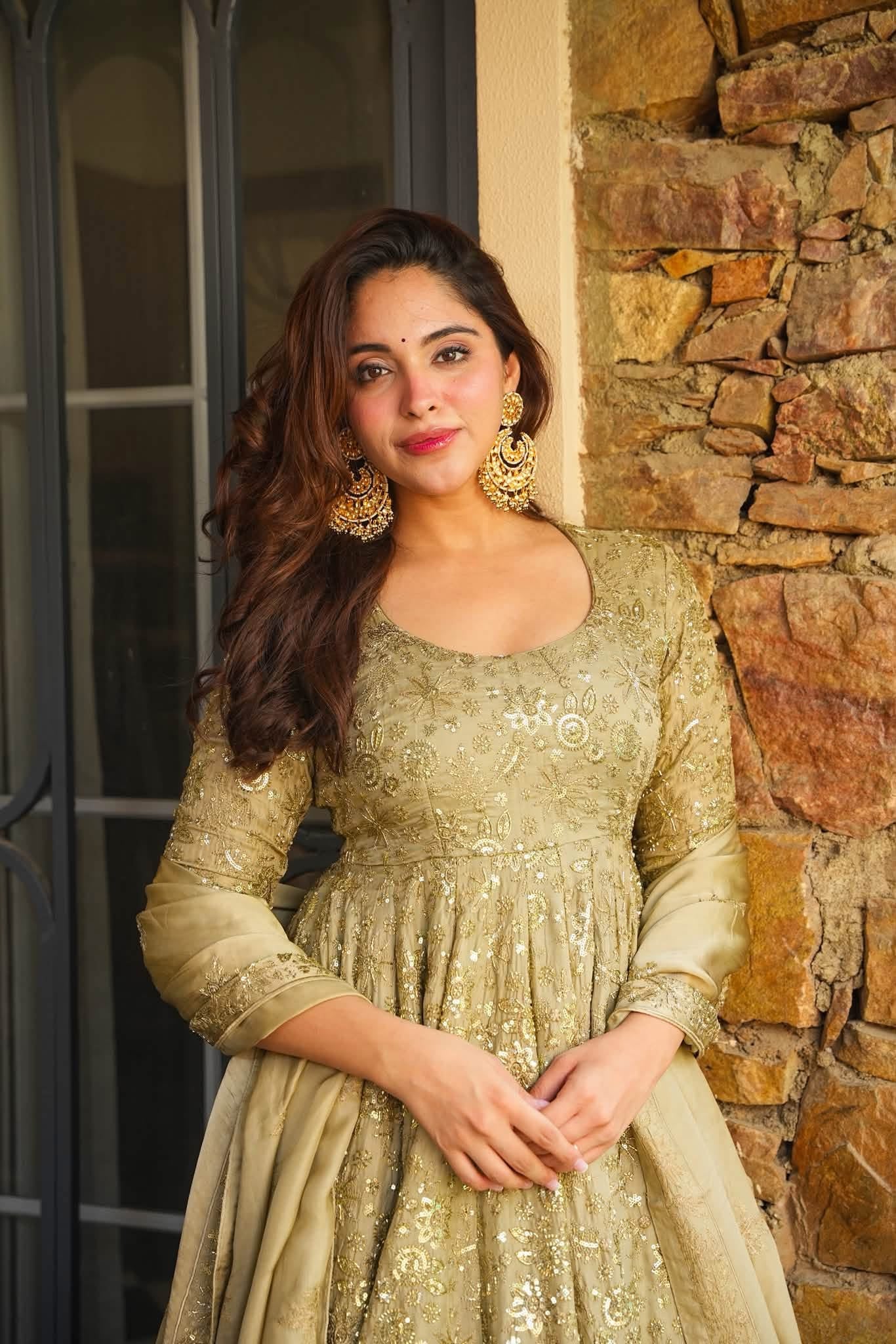Taara Sparkling Heavy Embroidered Kurta Set
