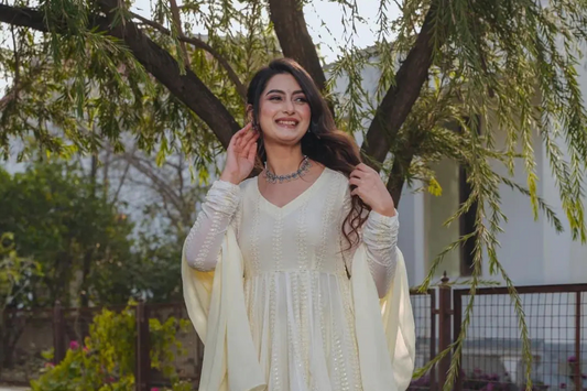 5 Outfits To Look Elegant In Indian Style Clothing for Special Occasion