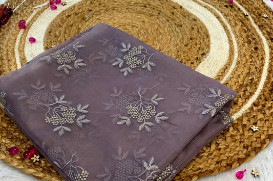 Discover Organza Dupatta: Perfect Finishing Touch for Ethnic Ensembles