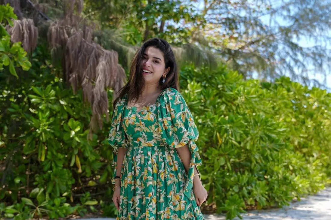 Explore Long Beach Dresses: Flowy Fashion for Seaside Bliss