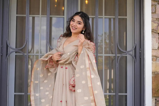 Stay Chic and Comfortable in Our Cotton Kurta Set for Women