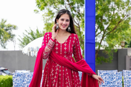 Top 5 Ethnic Clothing Stores in India | Elegant and Trending Clothes