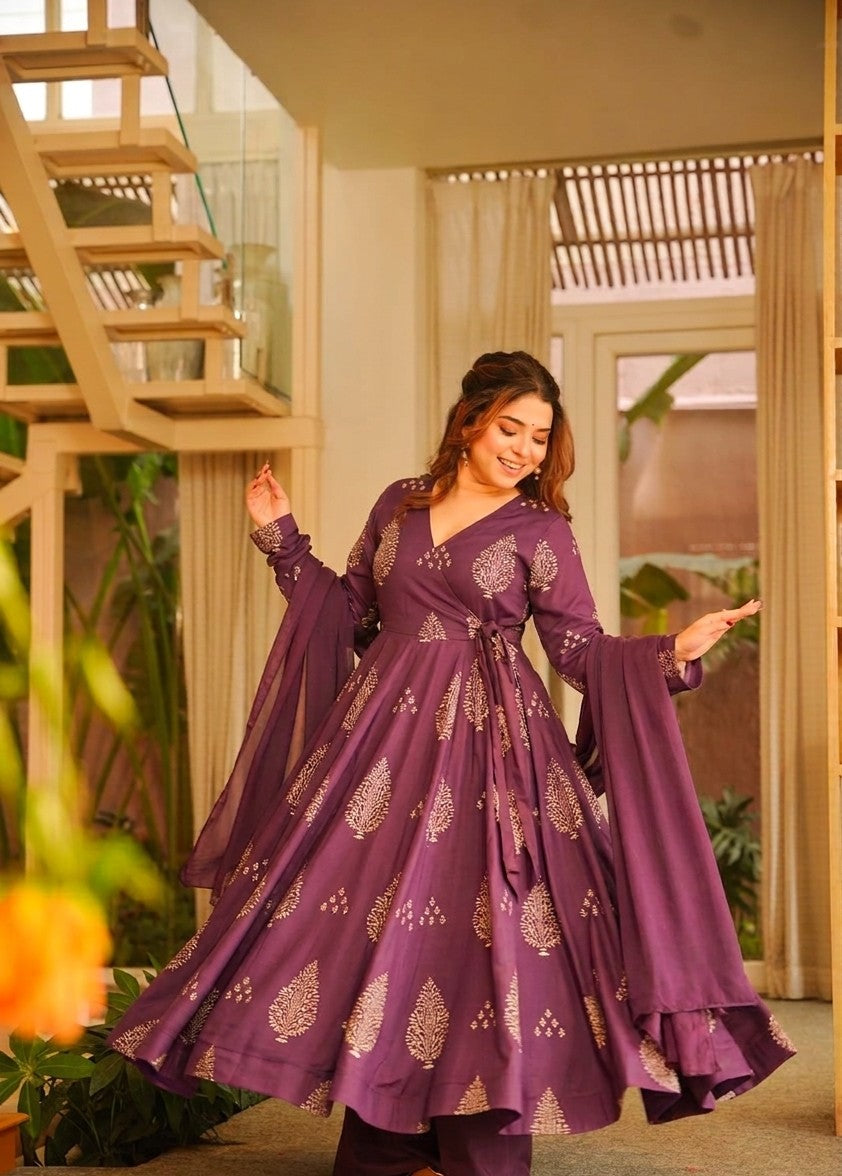 Niyati Printed Rayon Suit Set