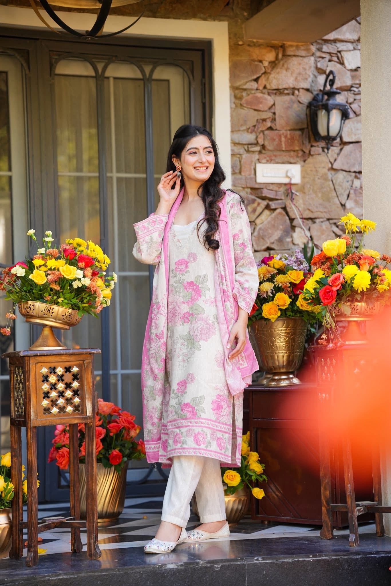 Roshniya Floral Straight Kurta Set