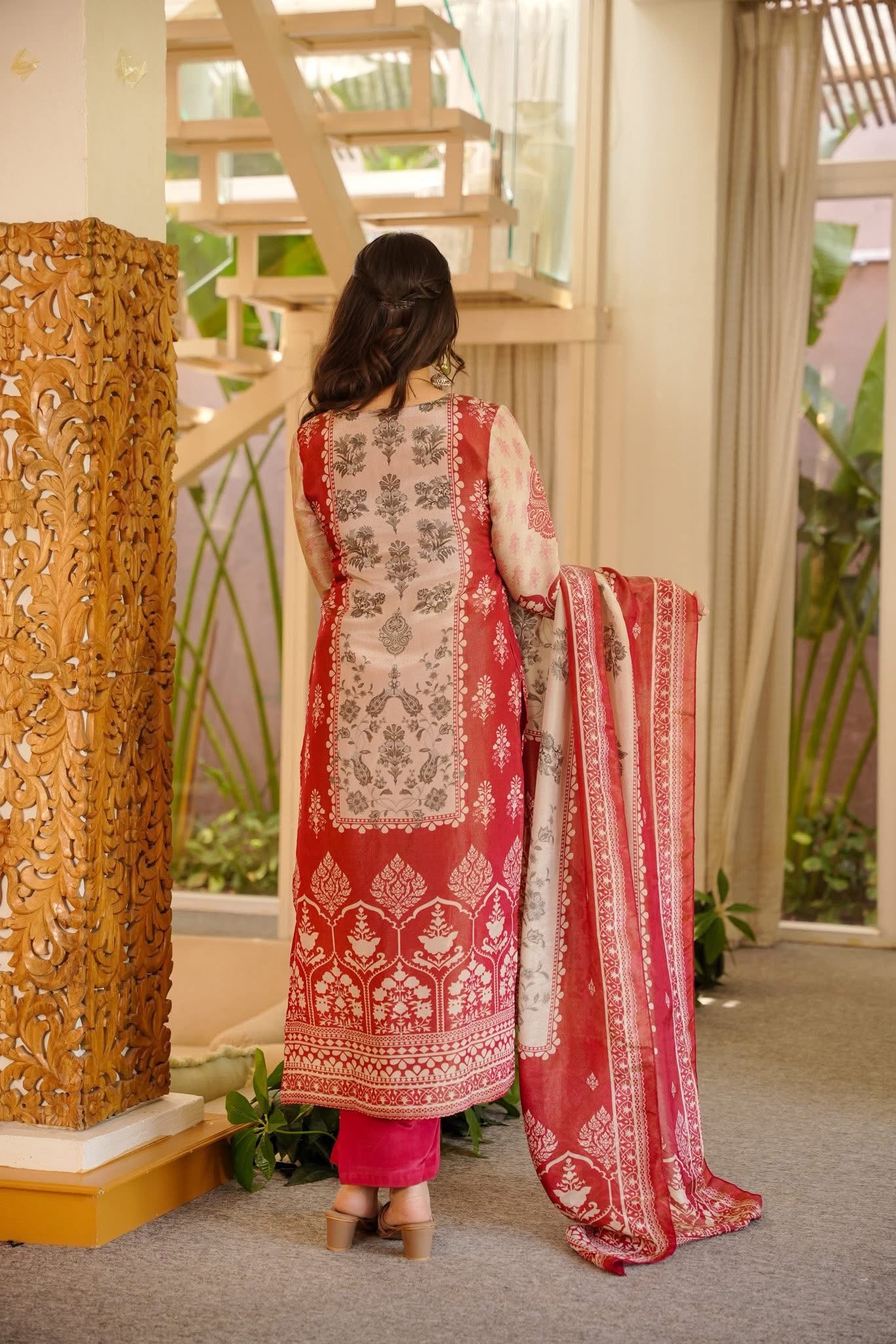 Aarini Printed Straight Kurta Set
