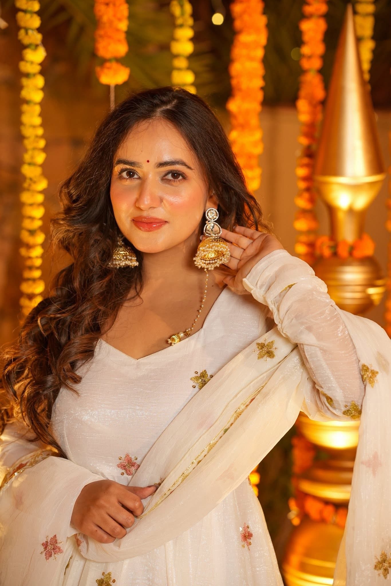 Suri White Organza Anarkali Suit Set