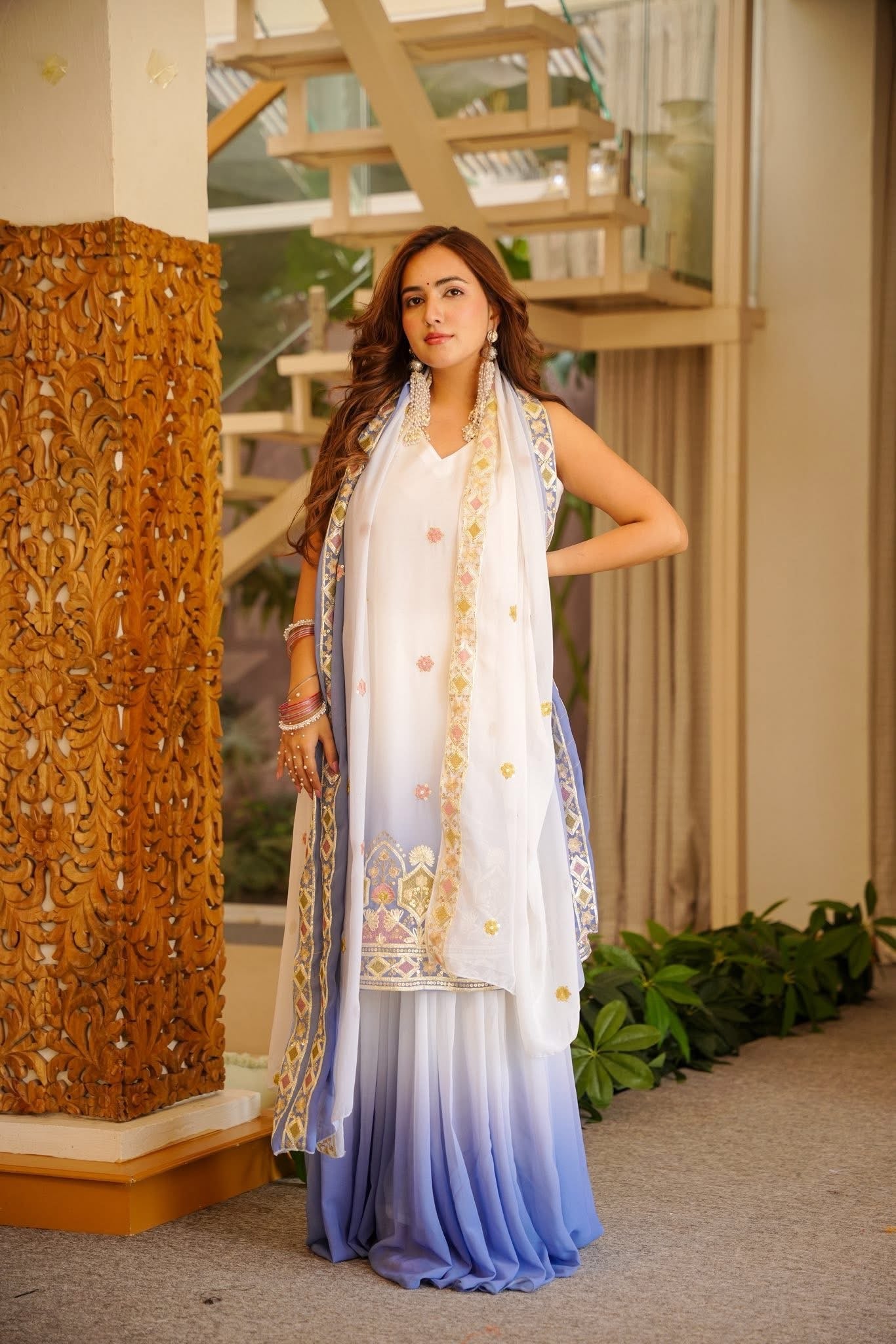 Farahnaaz Heavy Wedding Wear Kurta Set