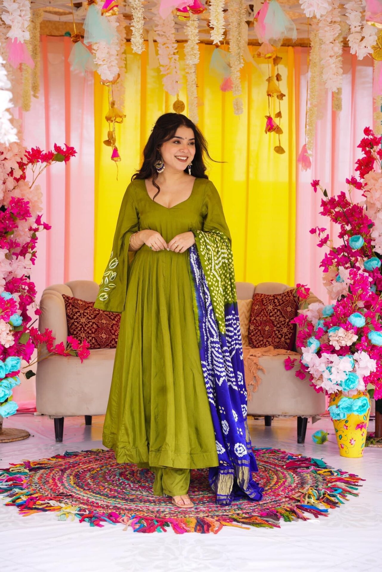 Mugdha green suit set