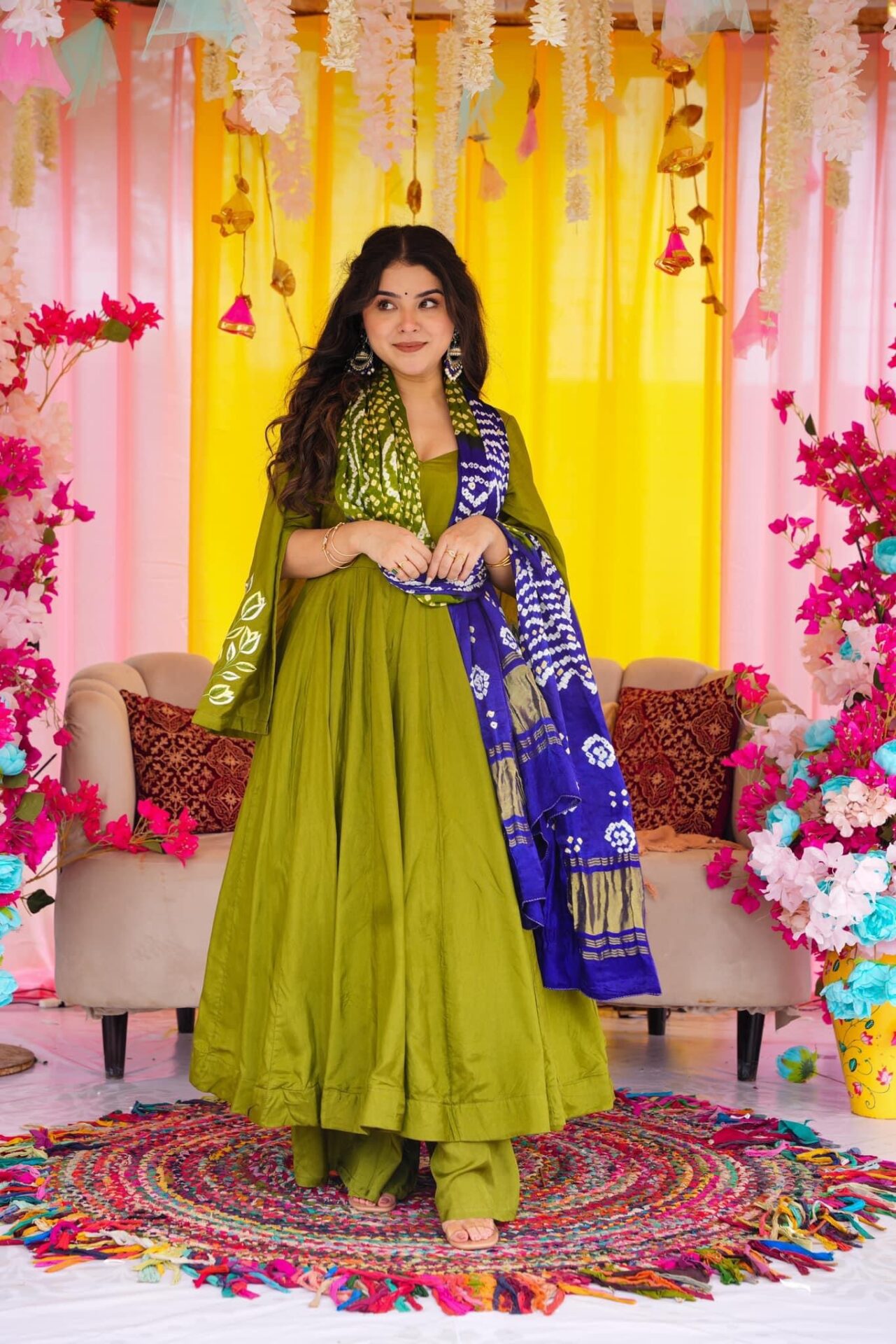 Mugdha green suit set
