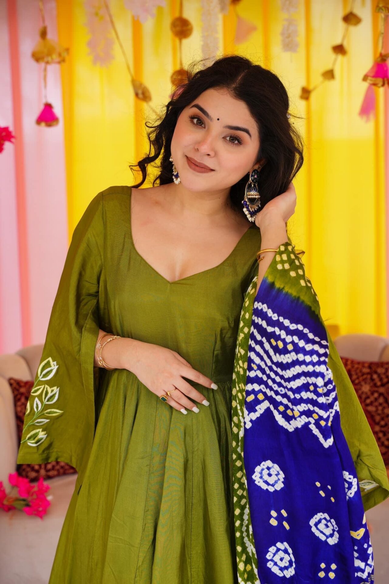 Mugdha green suit set
