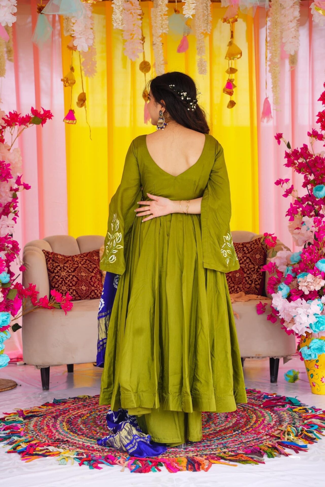 Mugdha green suit set