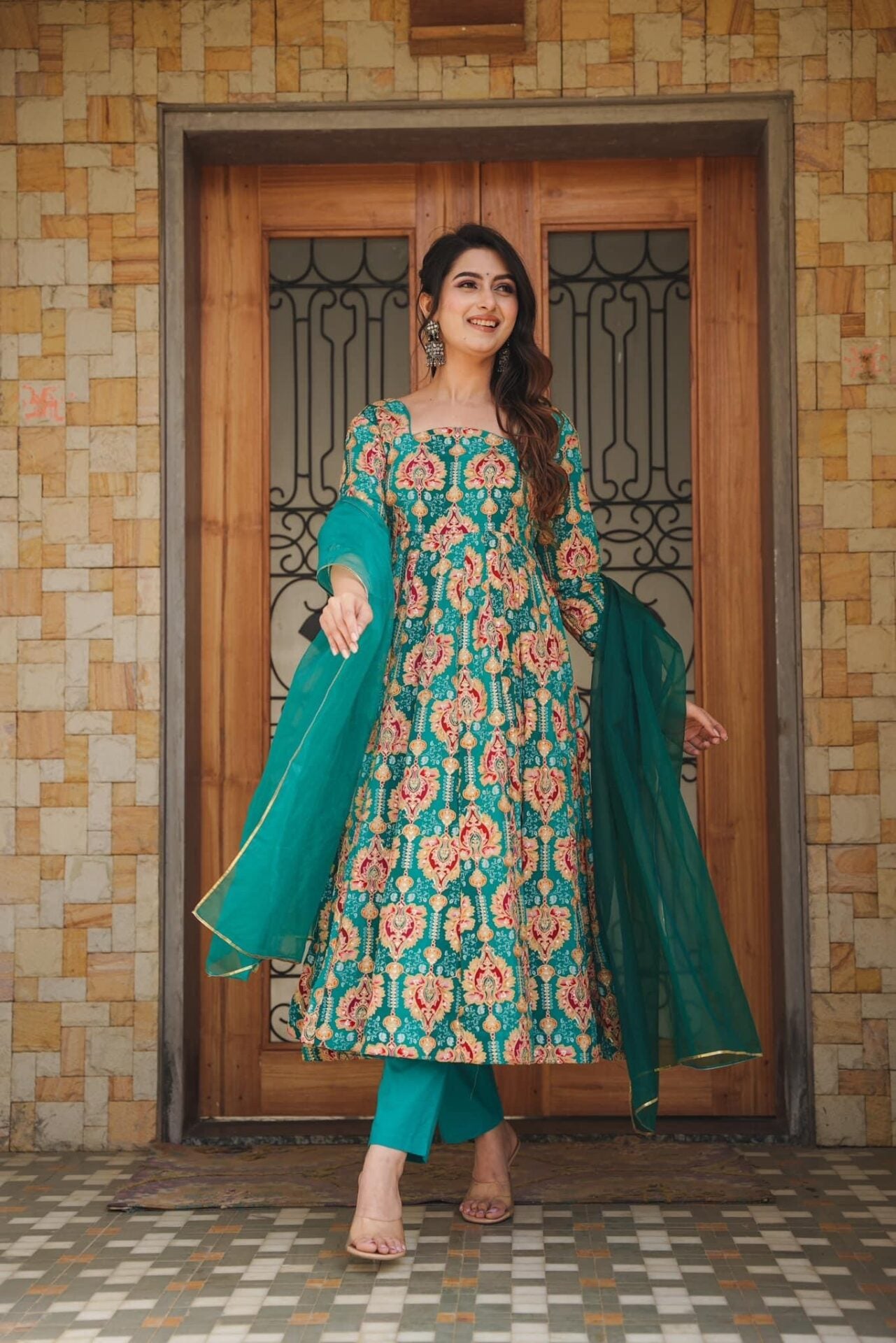 SHIBANI GREEN HEAVY SUIT SET