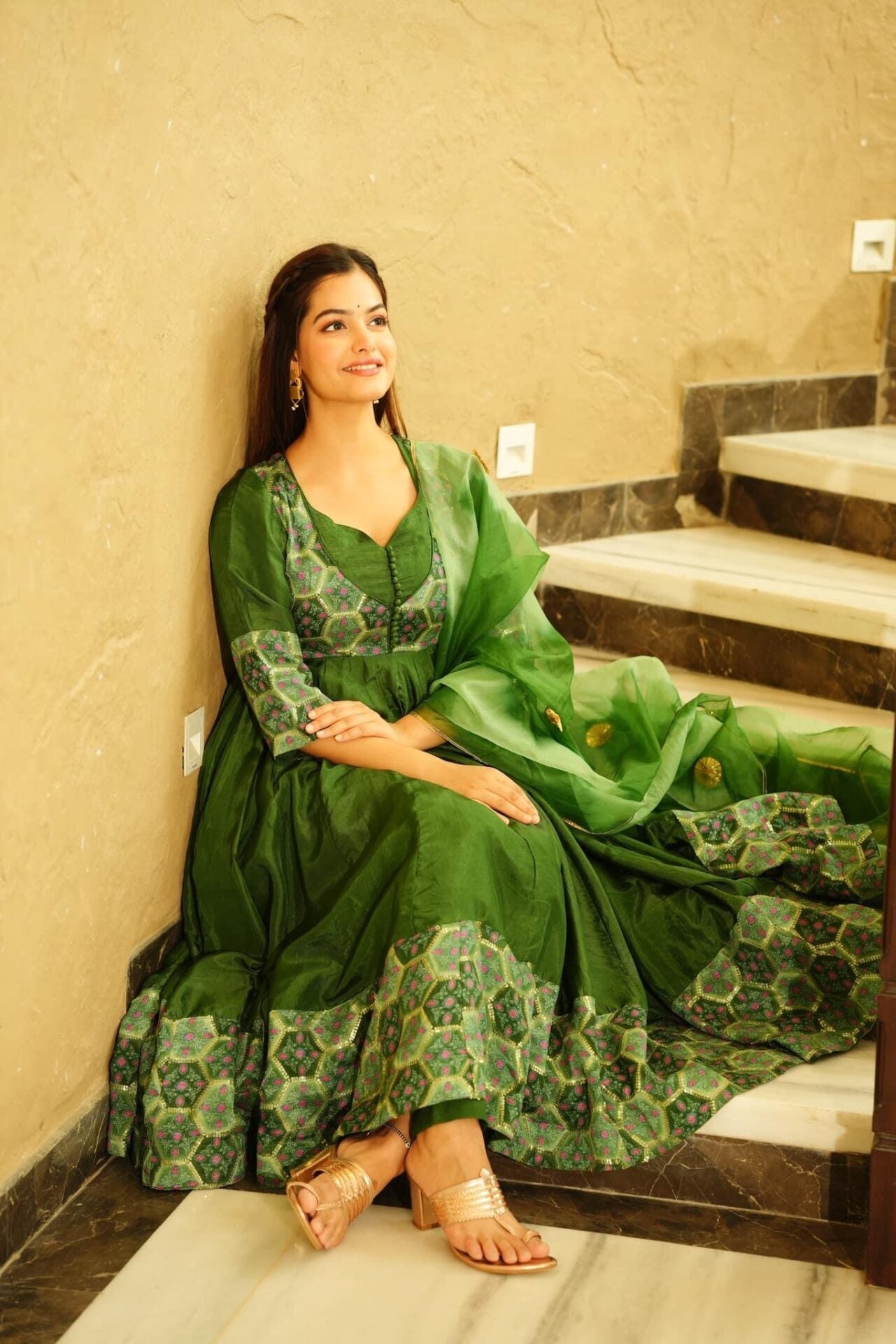 SEAWEED GREEN SILK EMBROIDERED SUIT SET