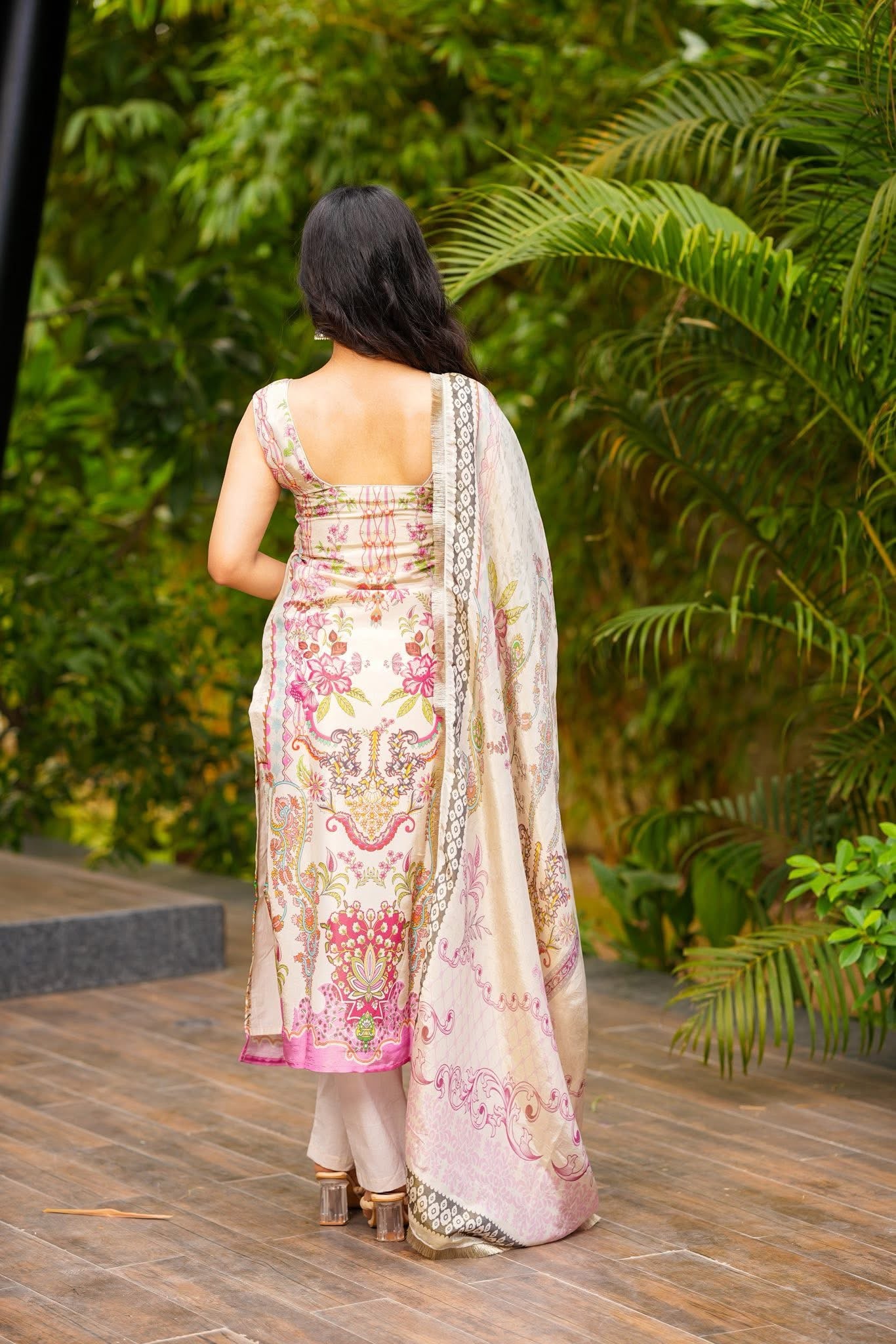 Taarini Cosmos Kurta Set