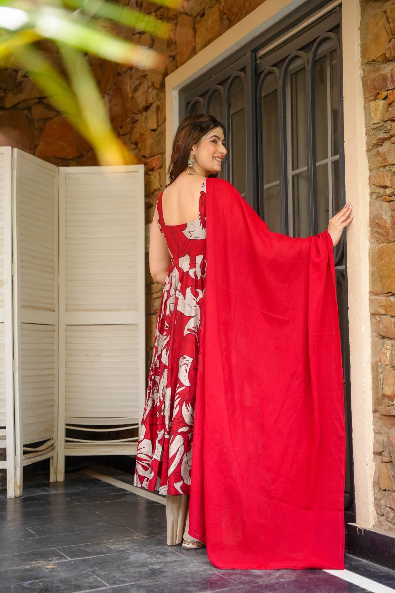 Aavira Floral Sleeveless Cotton Suit Set