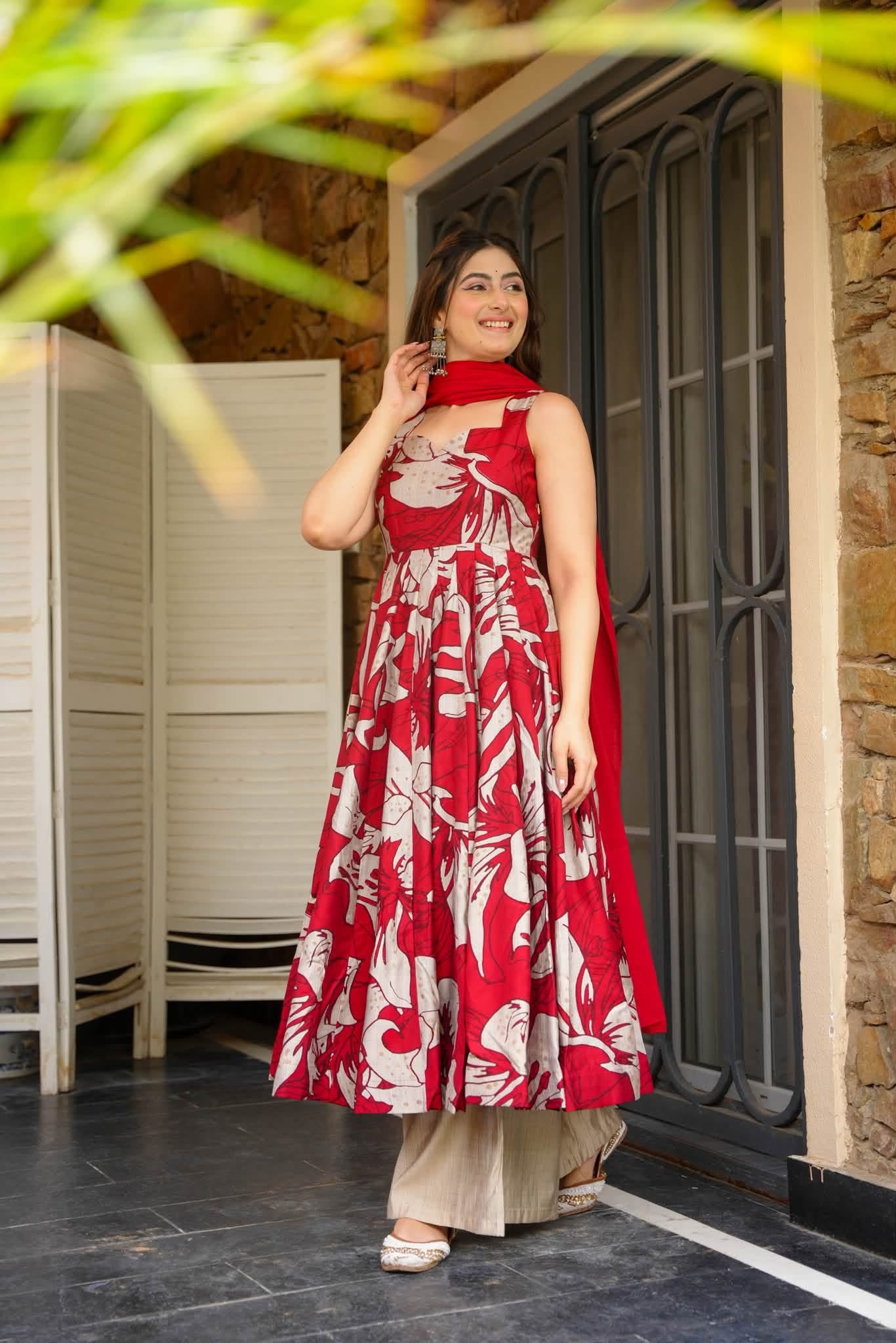 Aavira Floral Sleeveless Cotton Suit Set