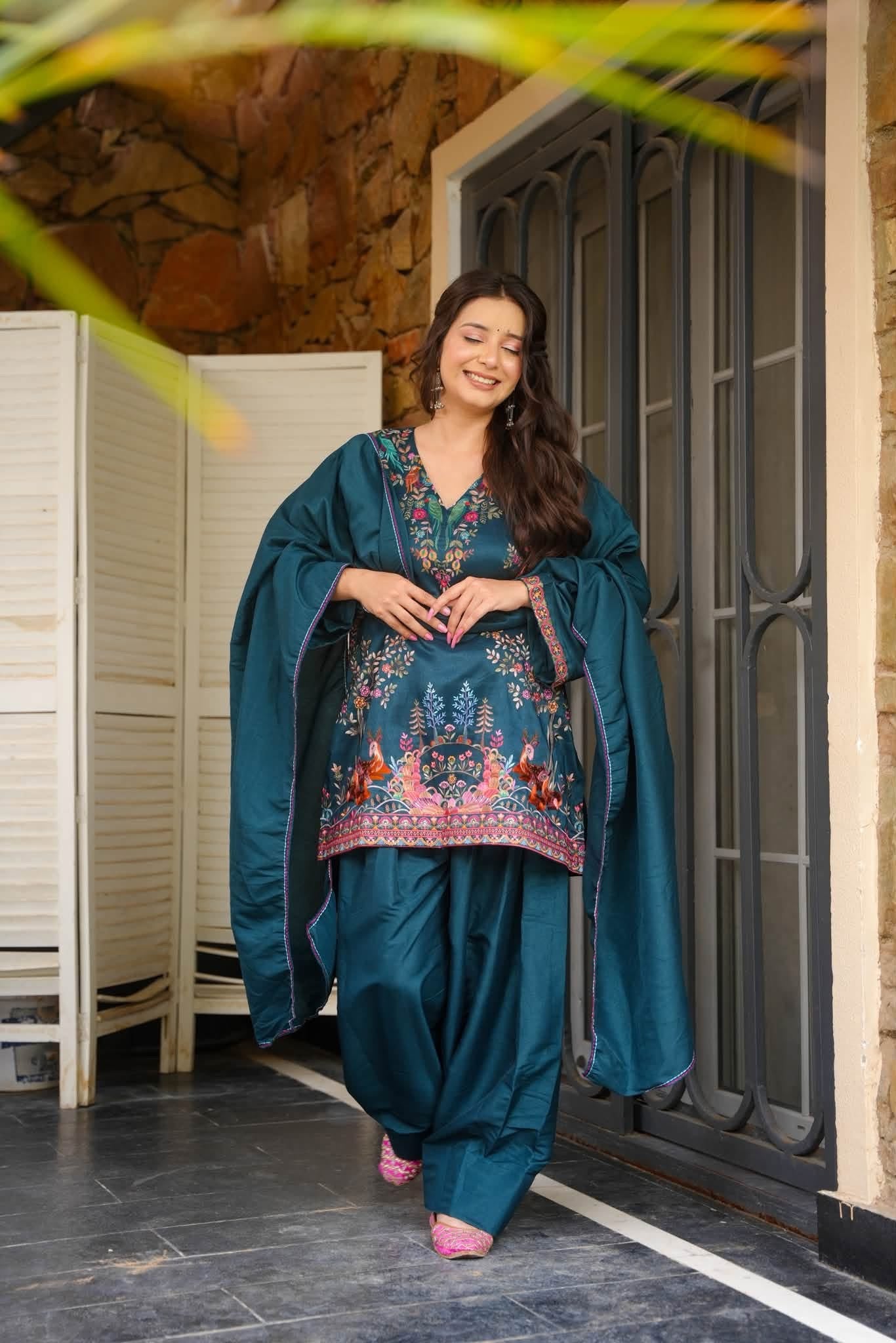 Mahrokh Embroidered Farshi Salwar Set