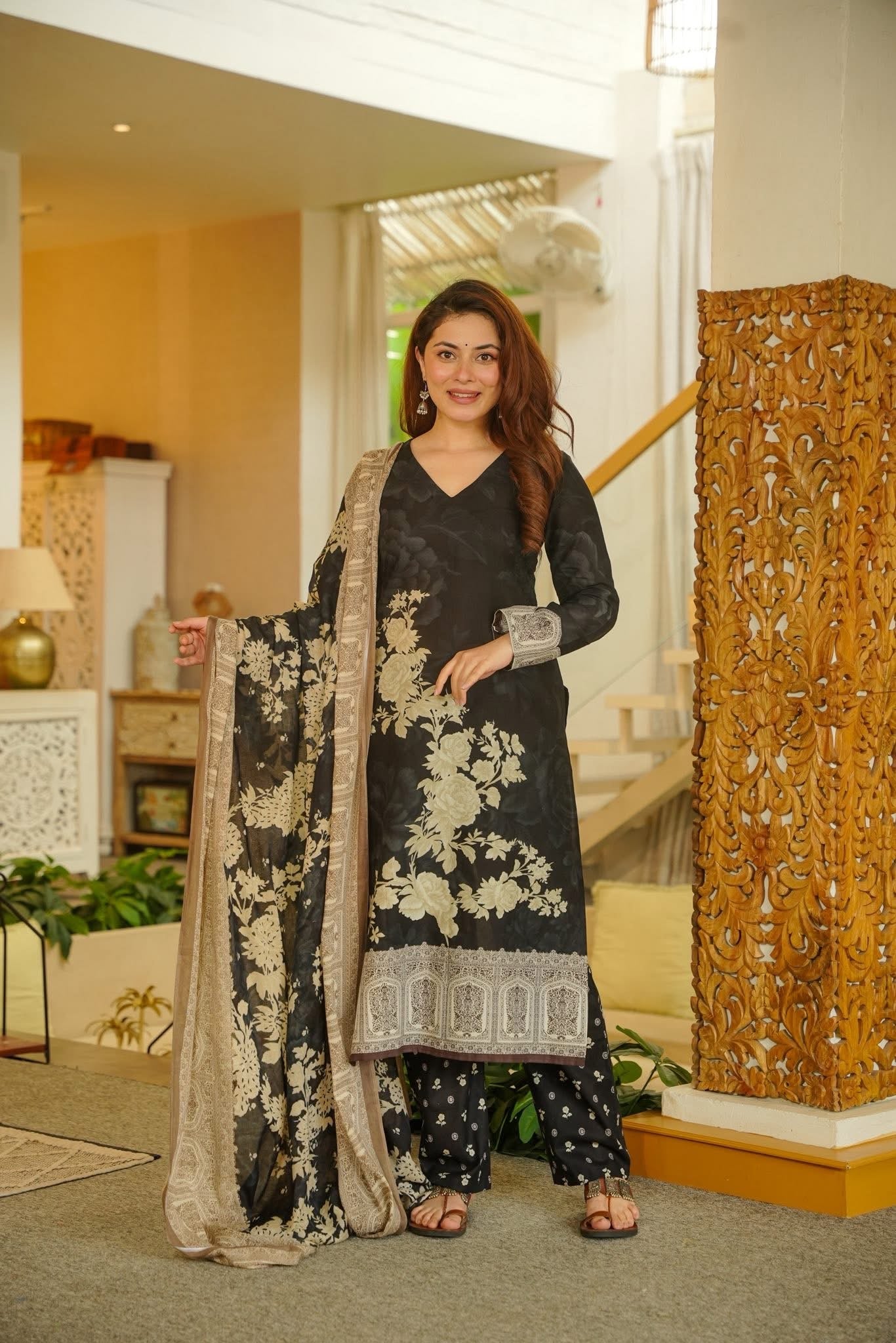 Ritu Black Floral Kurta Set