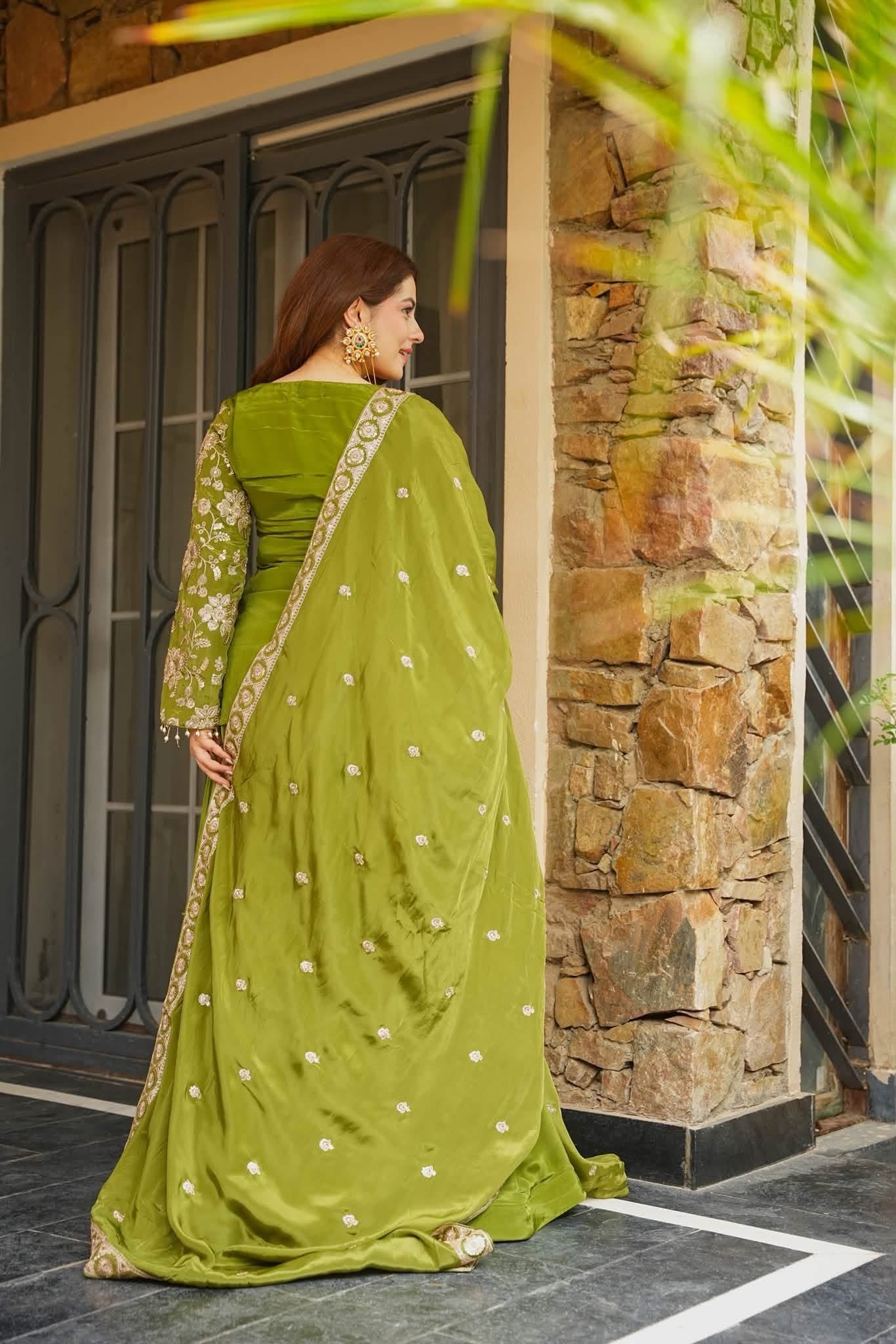 Ruhina Heavy Embroidered Kurta Set