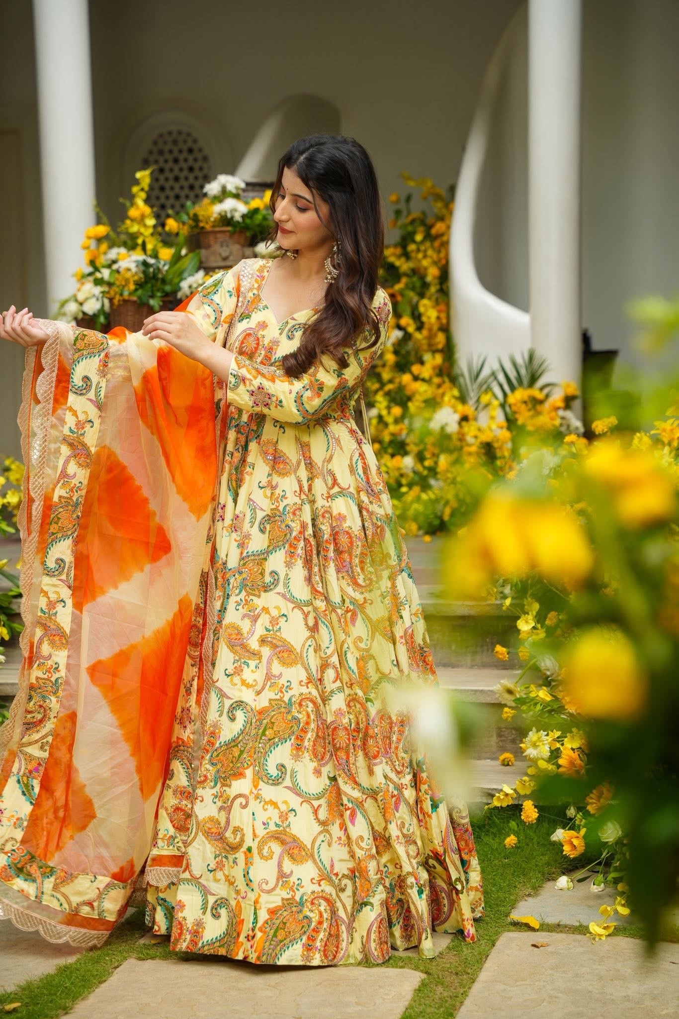 Raajsi Roop Heavy Maxi Set