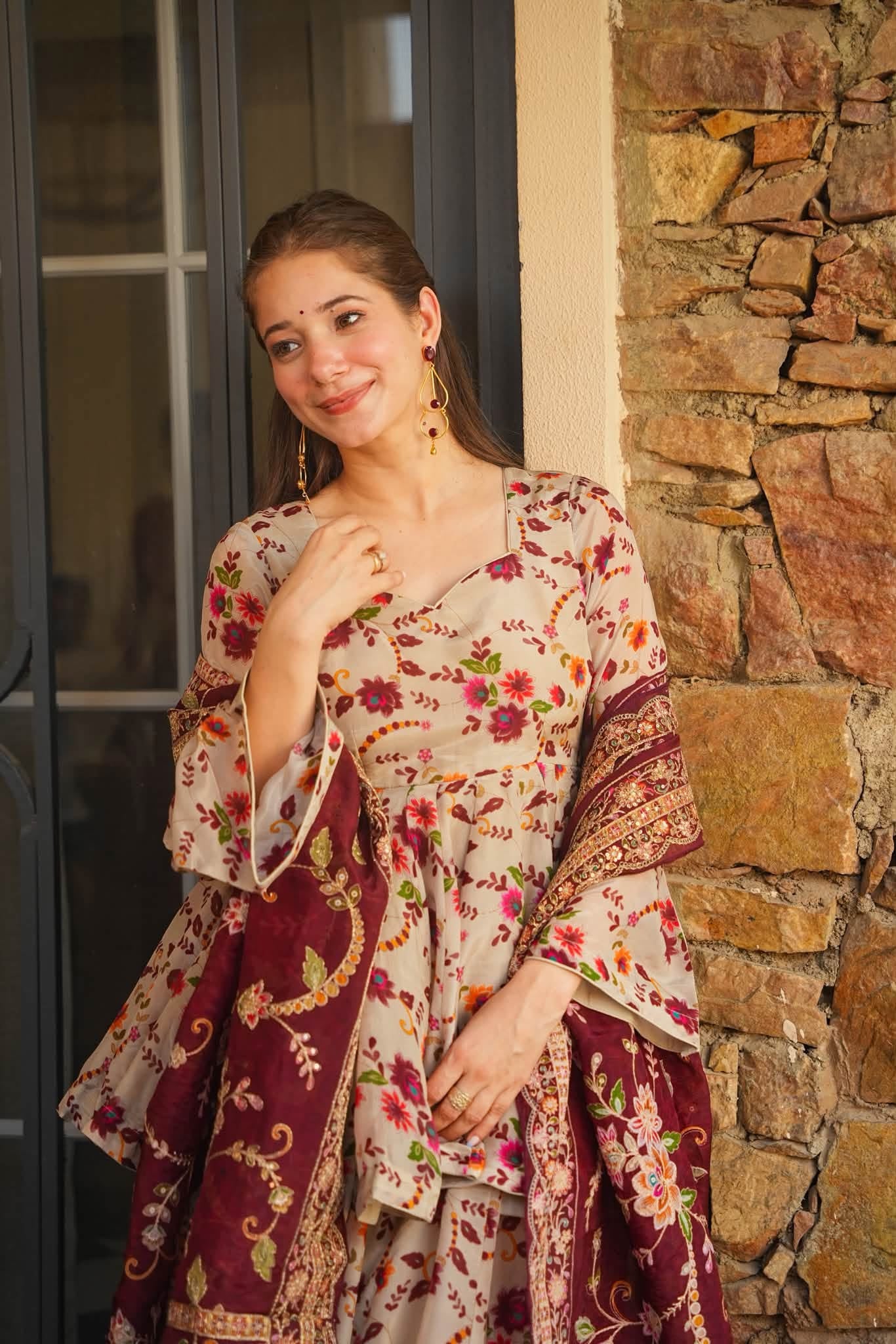 Jivara Floral Embroidered Kurta Set