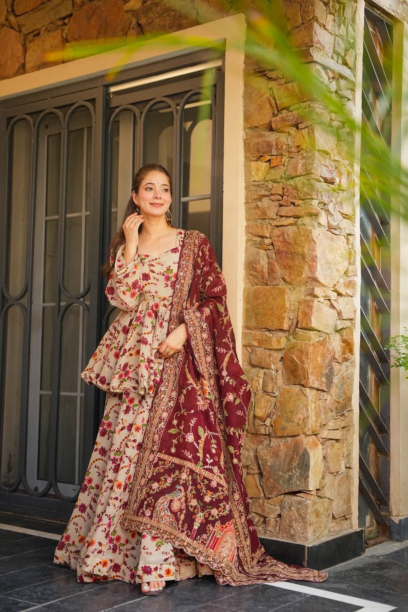 Jivara Floral Embroidered Kurta Set