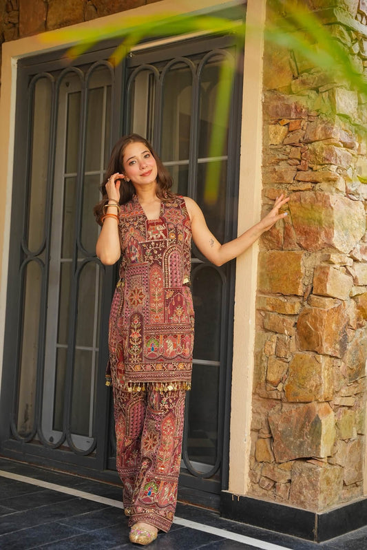 Syra Luxe Heavy Embroidered Kurta Set