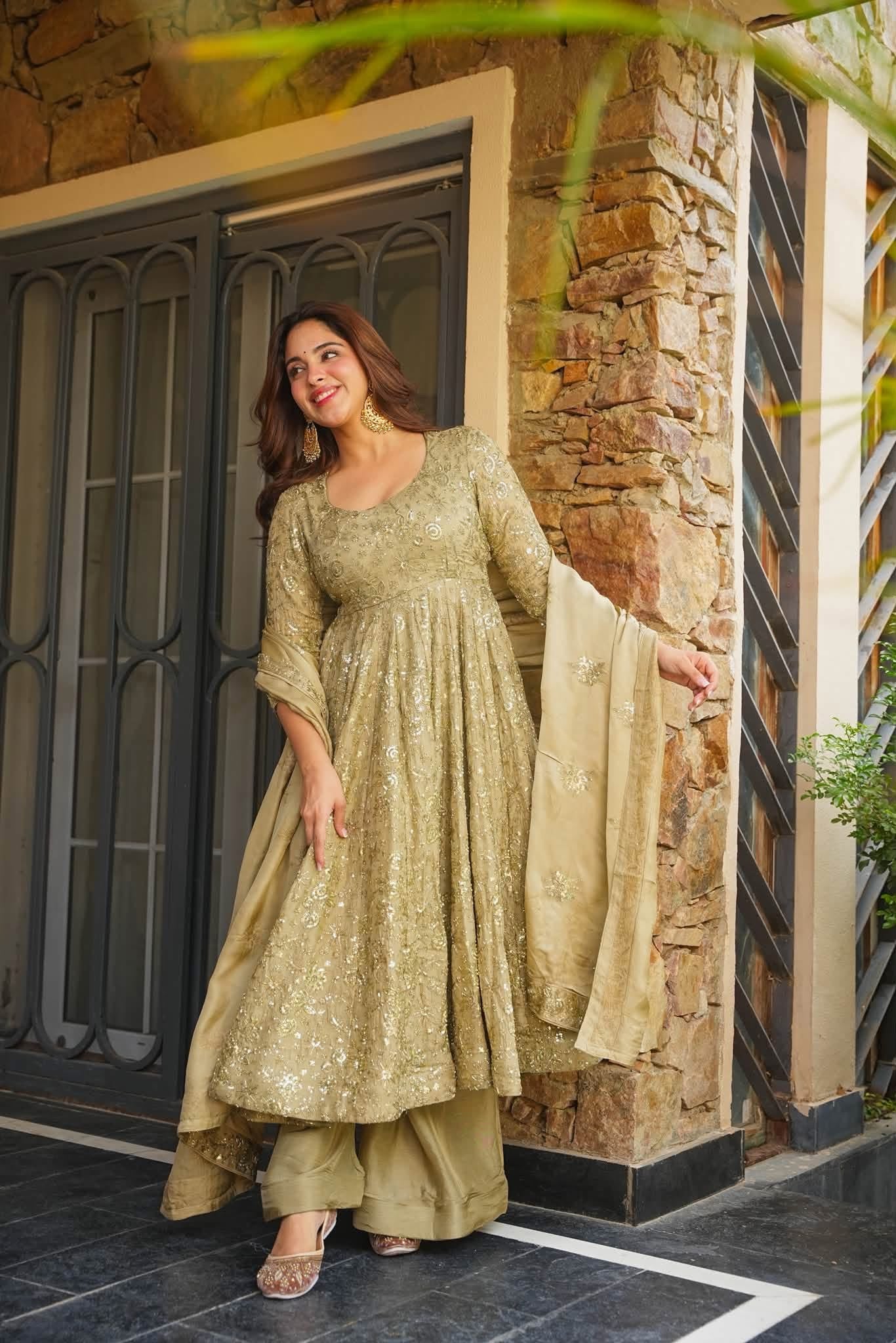 Taara Sparkling Heavy Embroidered Kurta Set