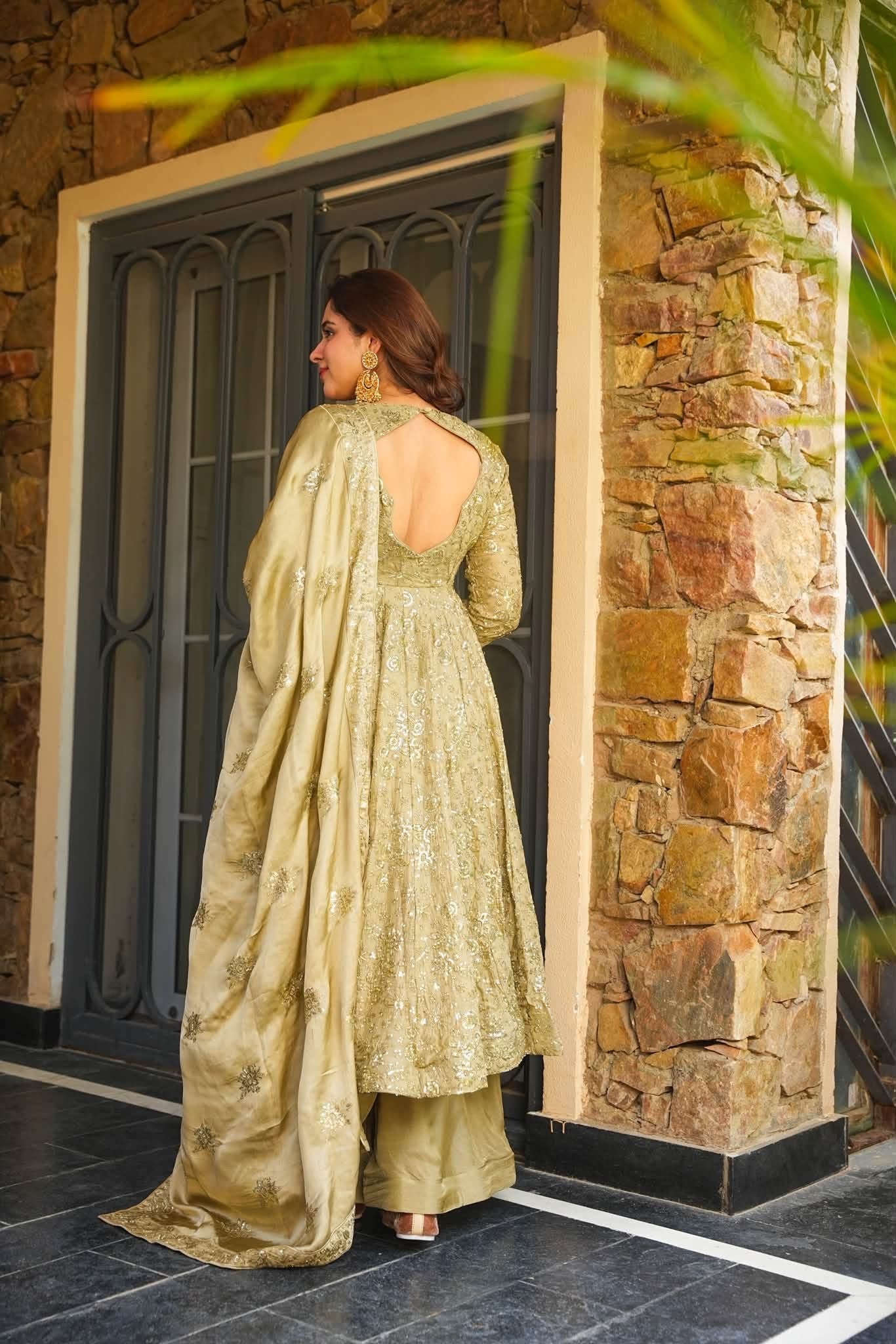 Taara Sparkling Heavy Embroidered Kurta Set
