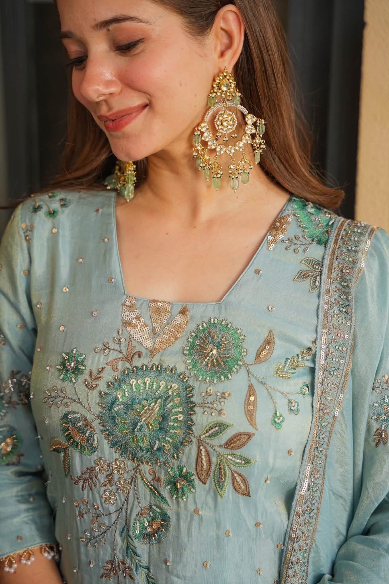 Roshira Glow Heavy Embroidered Kurta Set
