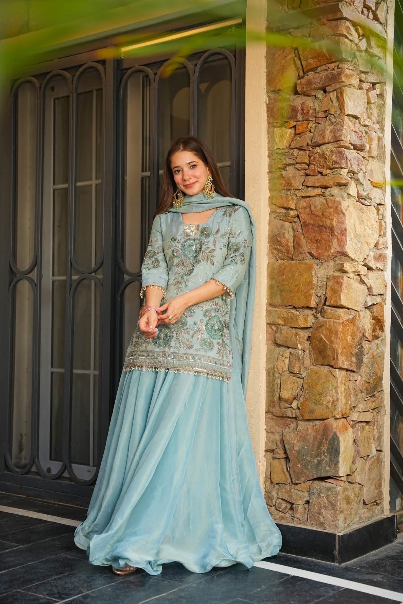 Roshira Glow Heavy Embroidered Kurta Set