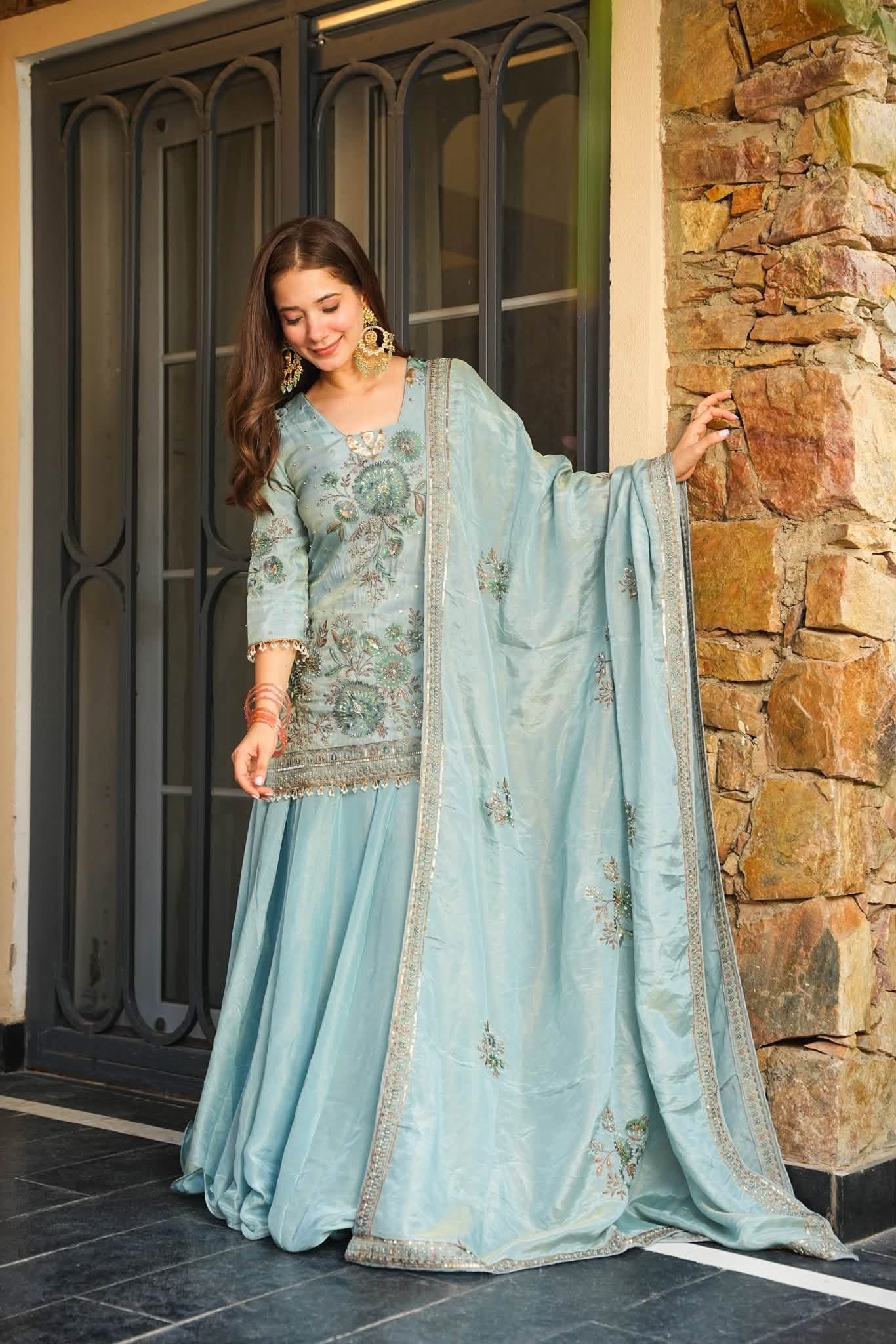 Roshira Glow Heavy Embroidered Kurta Set
