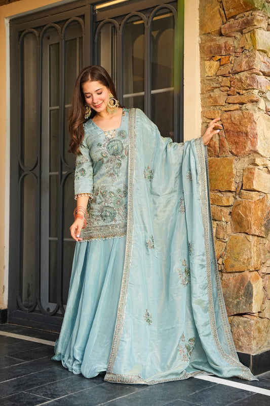 Roshira Glow Heavy Embroidered Kurta Set