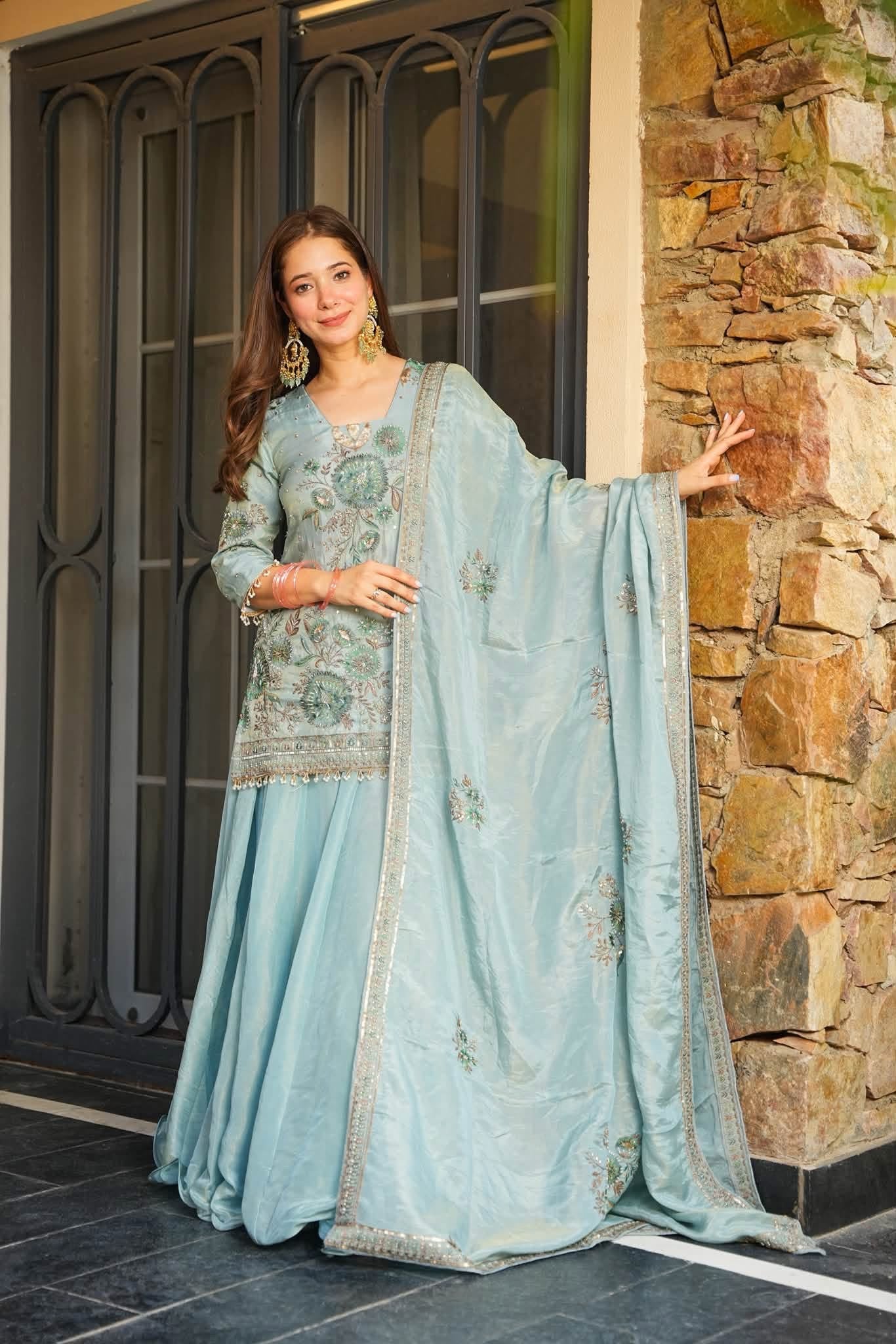 Roshira Glow Heavy Embroidered Kurta Set