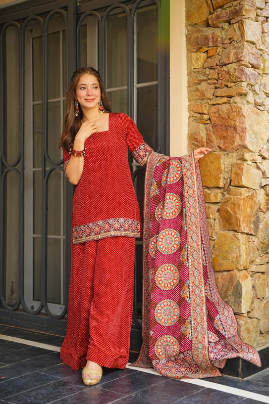 Inayat Elegant Dot Kurta Set