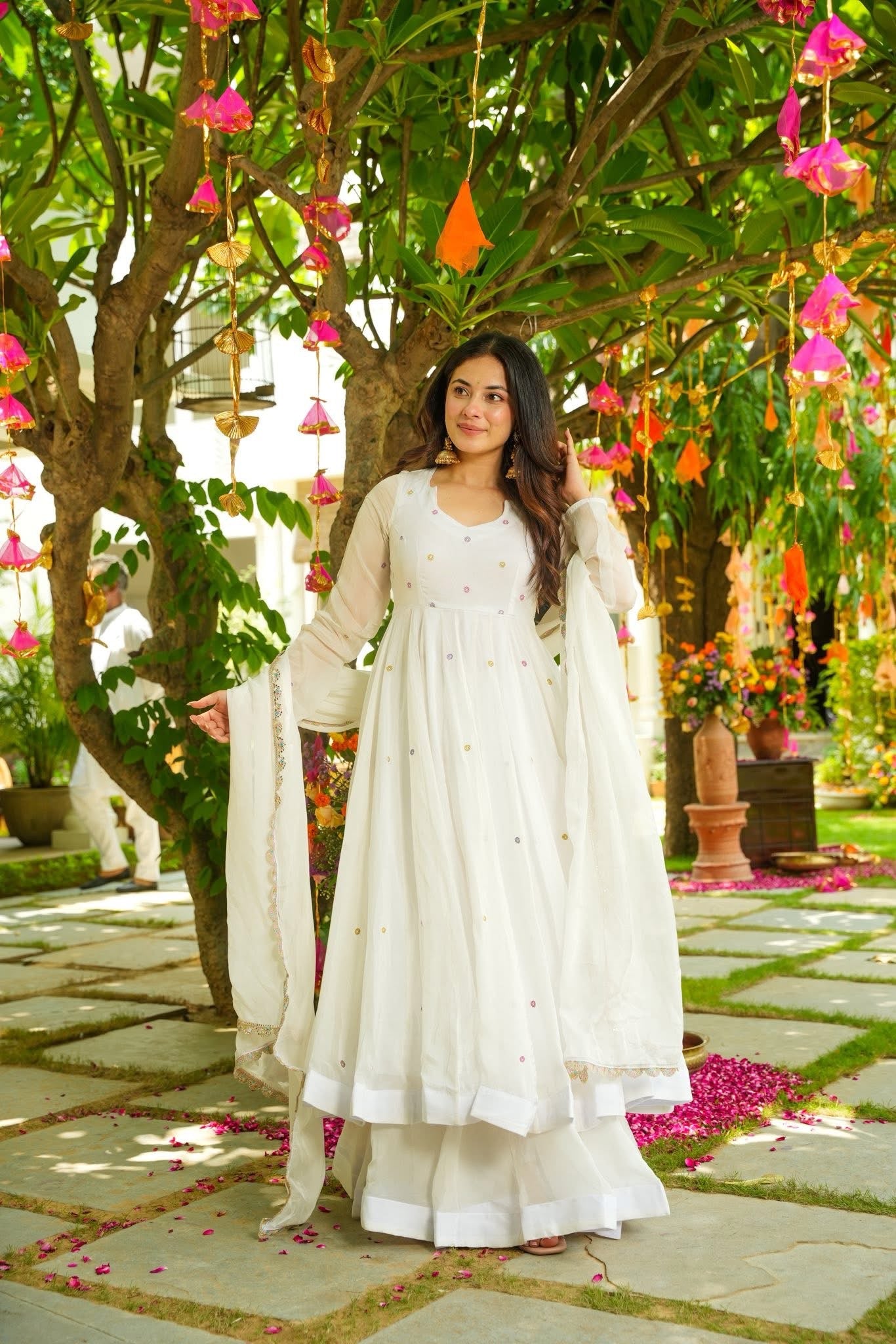 Buy Nivara White Embroidered Organza Anarkali Suit Set Online in India |  Idaho Clothing