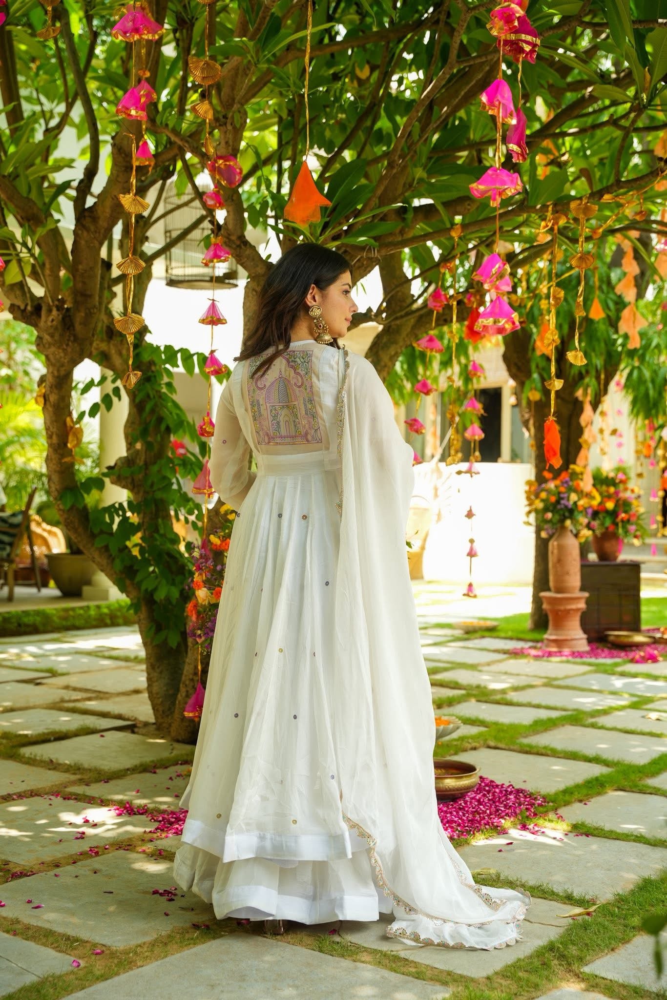 Nivara White Embroidered Organza Anarkali Suit Set