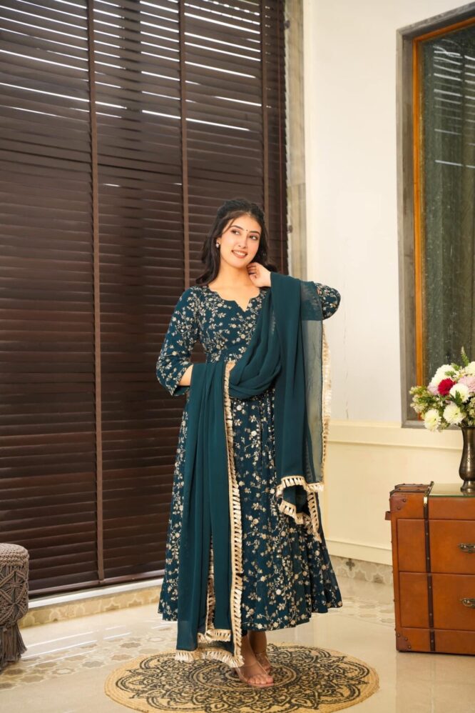Paravi blue embroidered suit set