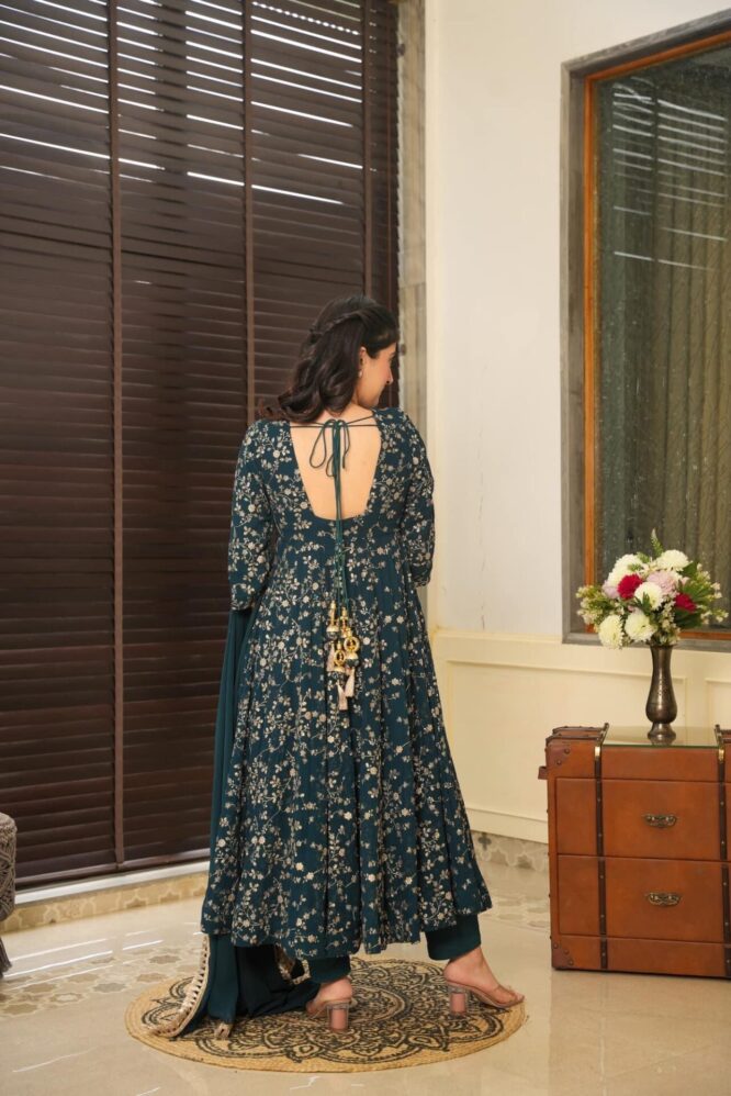 Paravi blue embroidered suit set