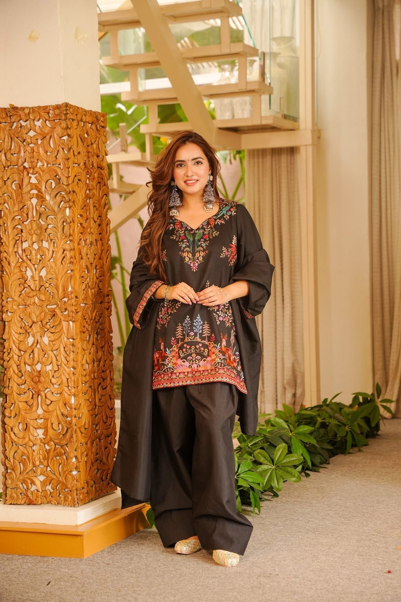 Ishaara Black Farshi Salwar Set