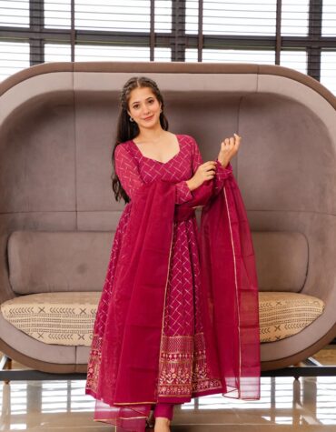 Color Your Style: Crafting a Statement with Anarkali Dress Material Colors  - SOULFASHIONBUZZ