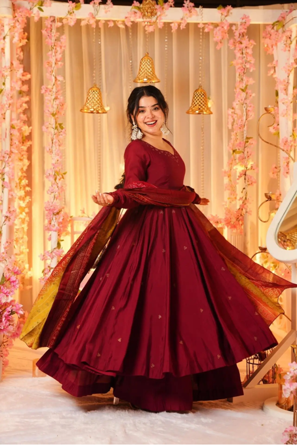 Latest dresses for karwa chauth 2019 hotsell